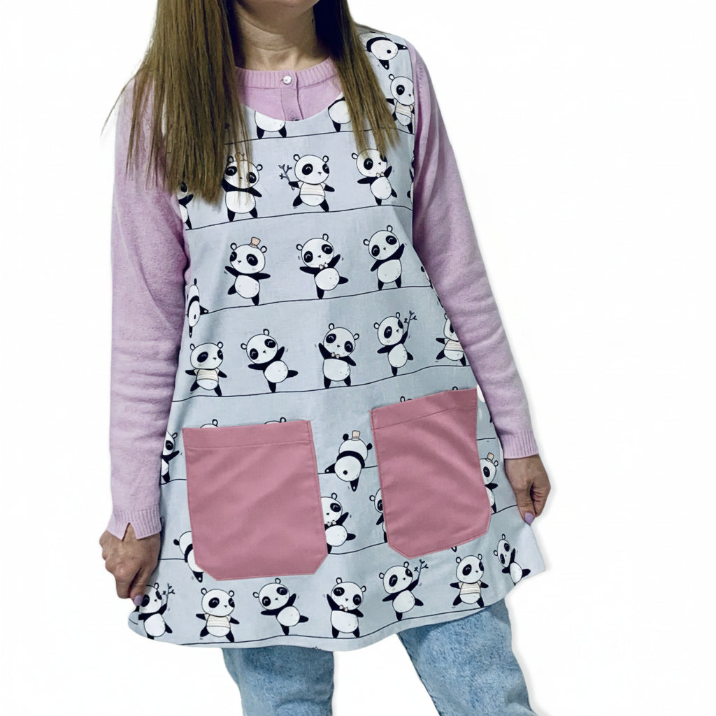 Bata de professora com estampado de pandas da SuYa Shop, personalizada com o teu nome bordado