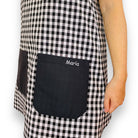 Bata maestra Vichy Lover de SuYa Shop estampada en vichy, con o sin volantes, personalizada con tu nombre bordado